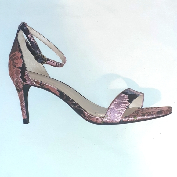 Kelly & Katie sandals - Picture 5 of 9